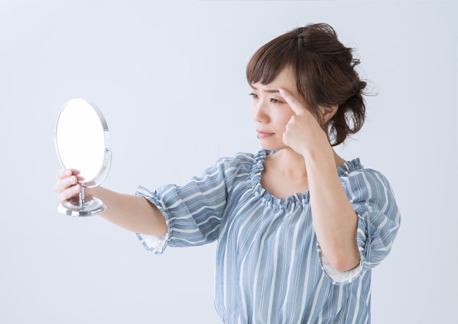 眉毛が薄い原因イメージ
